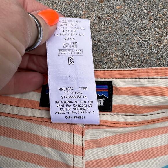 Patagonia size 34 Wavefarer Board Shorts brown blue stripe swim trunks - Picture 4 of 4